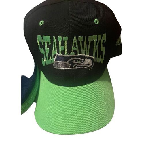 Golden Lion Seahawks Black Green Snap Back Hat Cap And Slide Slippers Set of 2 - Picture 2 of 14